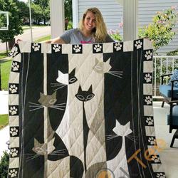 Cat - Black And White Blanket TH0607 Quilt