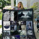 qd black wolf and white wolf quilt blanket d2450535