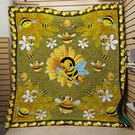 baby bee flower quilt d2386592