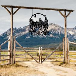 running horse wild life famhouse farm custom metal signs gift for farmer 1