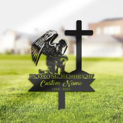 Soldier Kneeling at Cross Veteran Grave Marker Metal Garden Stakes Soldier Veteran Memorial Gifts Sympathy Gifts for Loss of Loved One