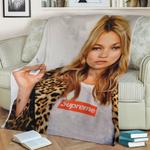 kate moss art fleece throw blanket 0